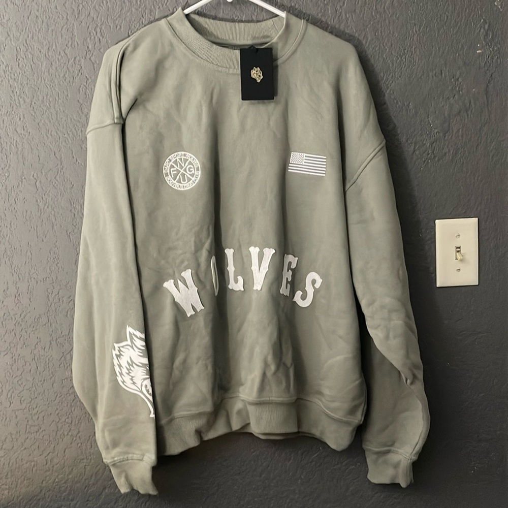 Darc Sport Olive Green "WOLVES" Crewneck Sweater NWOT